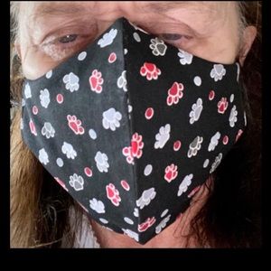 NWT  Paw Print mask